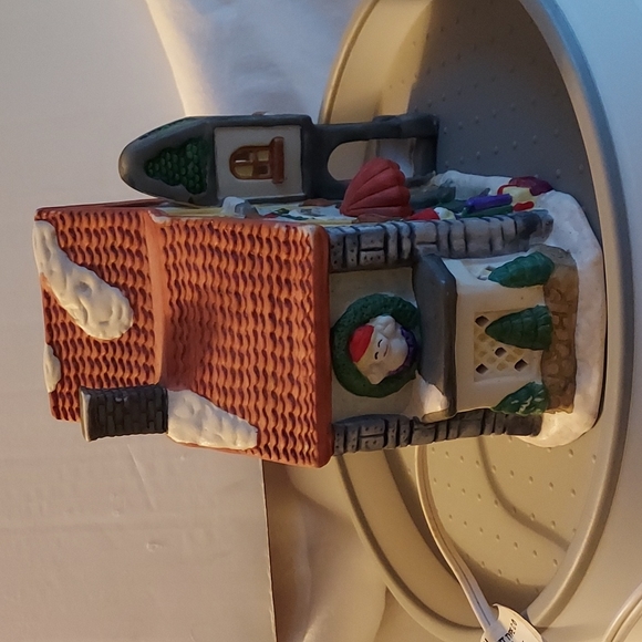 Christmas Lighted Toy Factory, Ceramic Holiday Expressions Collins(DL) - Picture 7 of 11